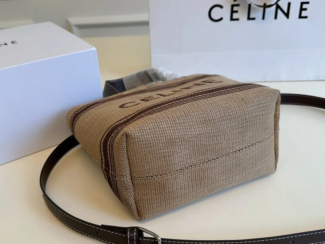 【2026】【CELINE 公式旗艦店】セリーヌ ハンドバッグ 当日出荷 好評に付き再入荷！20*17CM  1240723