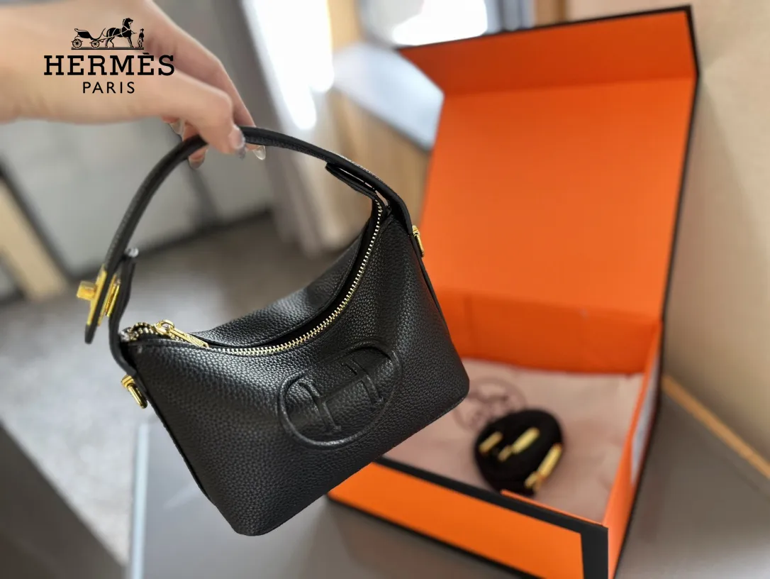 【2026】【Hermès 公式旗艦店】エルメス ハンドバッグ 当日出荷 好評に付き再入荷！18CM  240724