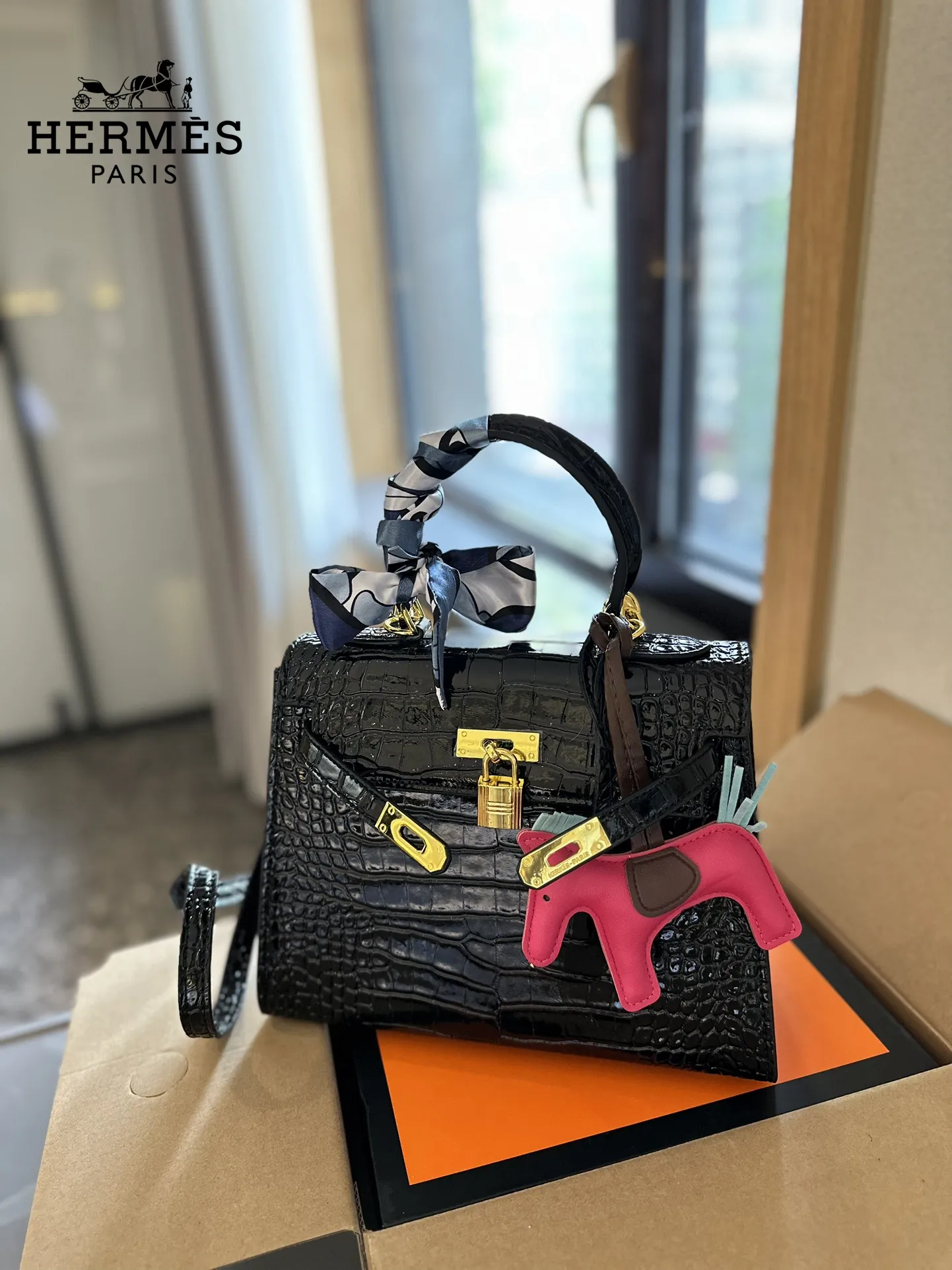 【2026】【Hermès 公式旗艦店】エルメス 斜めがけバッグ 当日出荷 好評に付き再入荷！25CM  240724