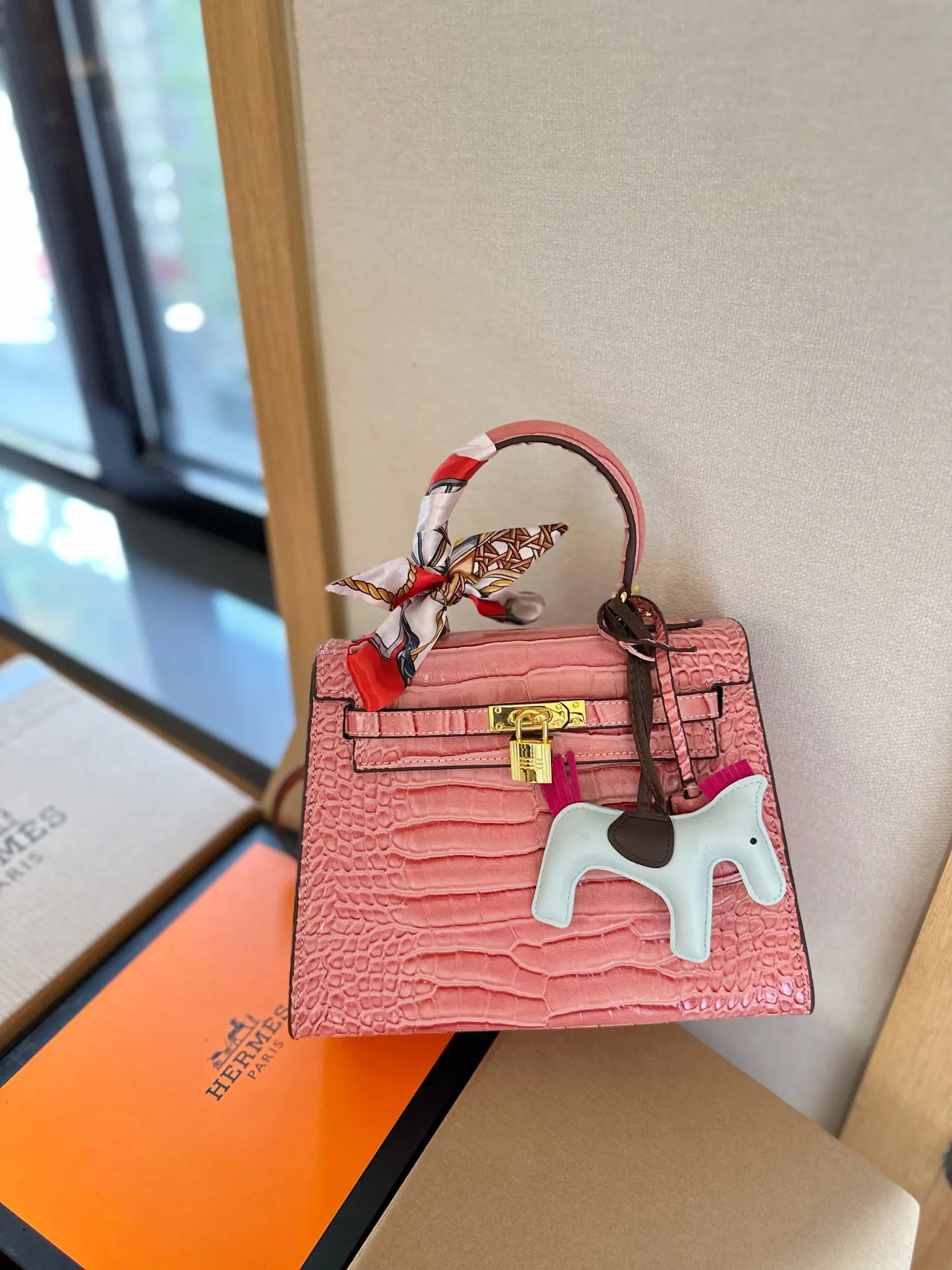 【2026】【Hermès 公式旗艦店】エルメス 斜めがけバッグ 当日出荷 好評に付き再入荷！25CM  240724