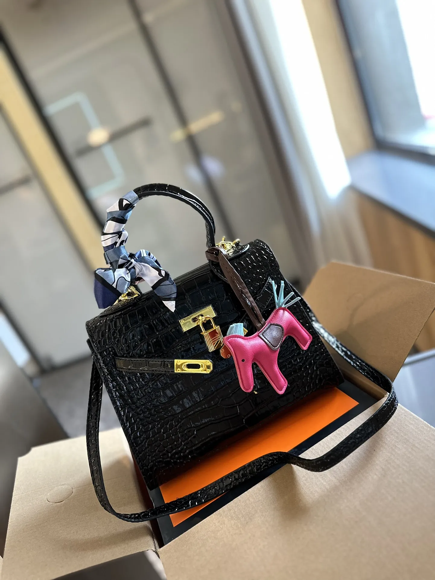 【2026】【Hermès 公式旗艦店】エルメス 斜めがけバッグ 当日出荷 好評に付き再入荷！25CM  240724