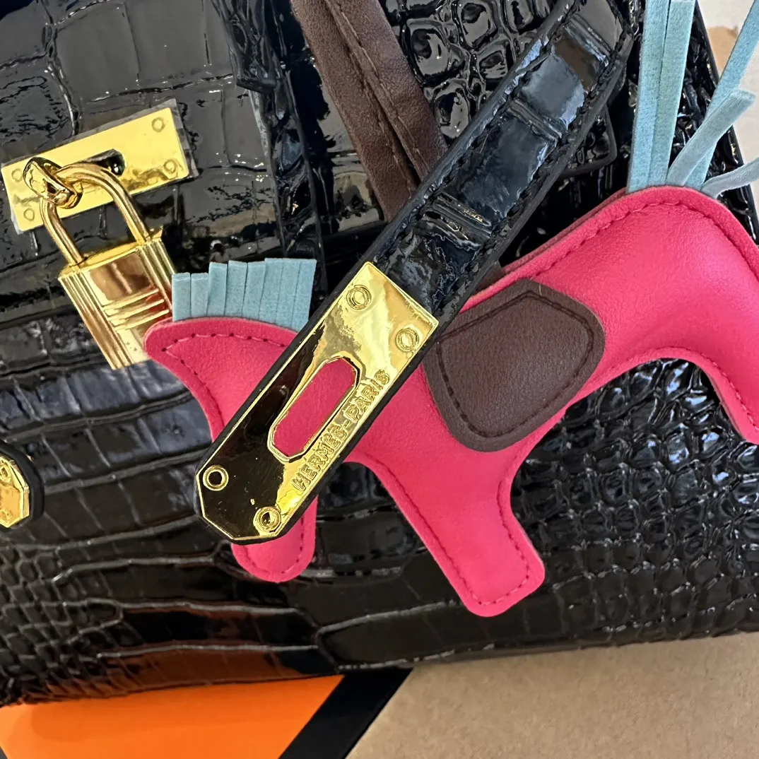 【2026】【Hermès 公式旗艦店】エルメス 斜めがけバッグ 当日出荷 好評に付き再入荷！25CM  240724