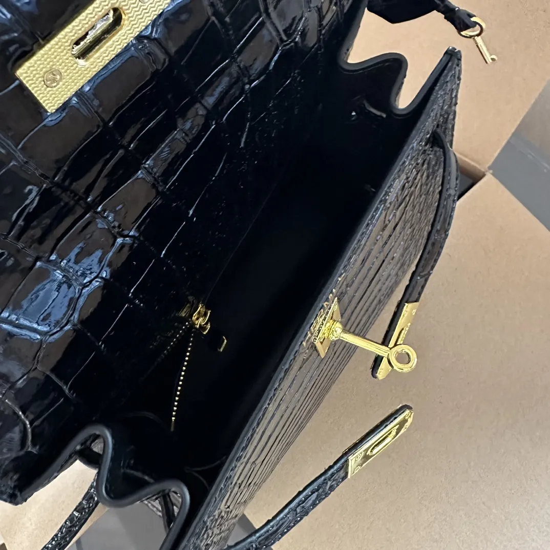 【2026】【Hermès 公式旗艦店】エルメス 斜めがけバッグ 当日出荷 好評に付き再入荷！25CM  240724