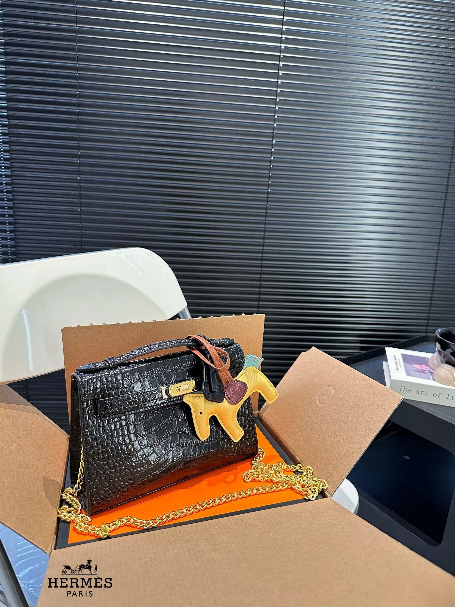 【2026】【Hermès 公式旗艦店】エルメス 斜めがけバッグ 当日出荷 好評に付き再入荷！21*14CM  240724