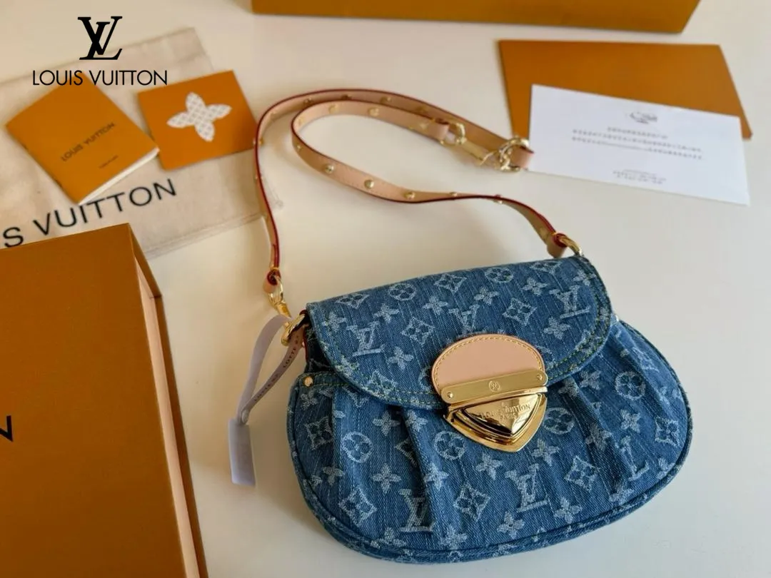 【2026】【LOUIS VUITTON 公式旗艦店】ルイヴィトン  斜めがけバッグ 当日出荷 好評に付き再入荷！24*18CM  1240722