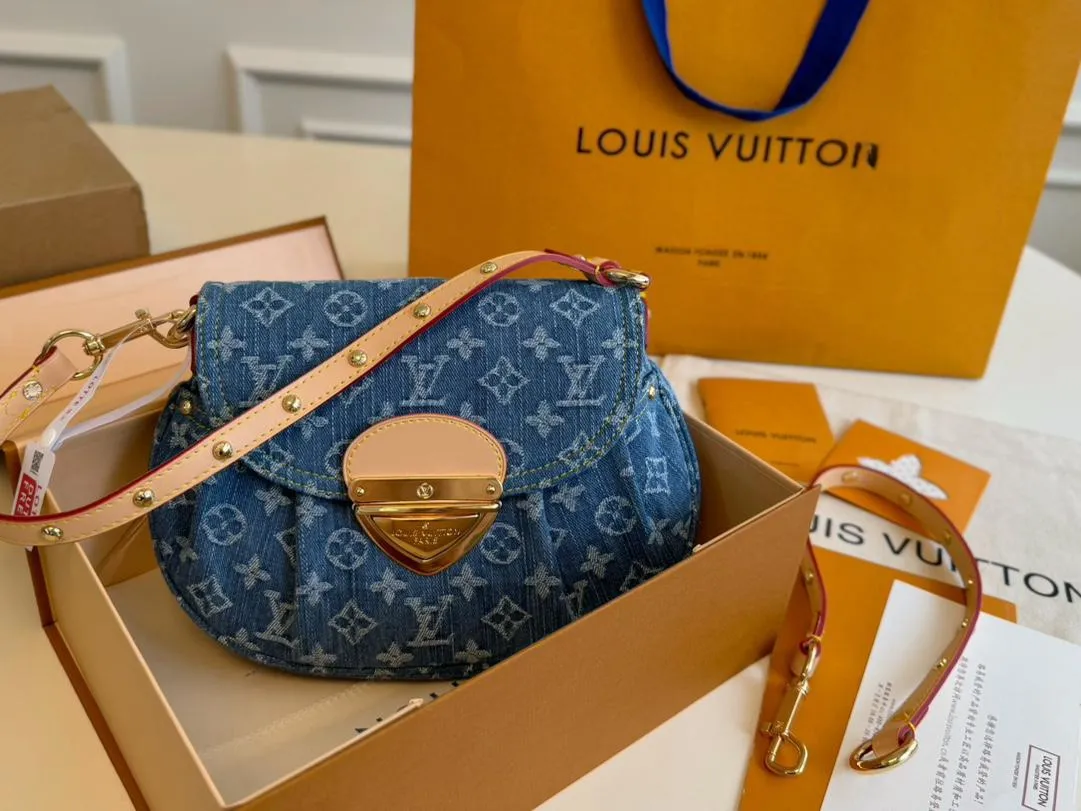 【2026】【LOUIS VUITTON 公式旗艦店】ルイヴィトン  斜めがけバッグ 当日出荷 好評に付き再入荷！24*18CM  1240722