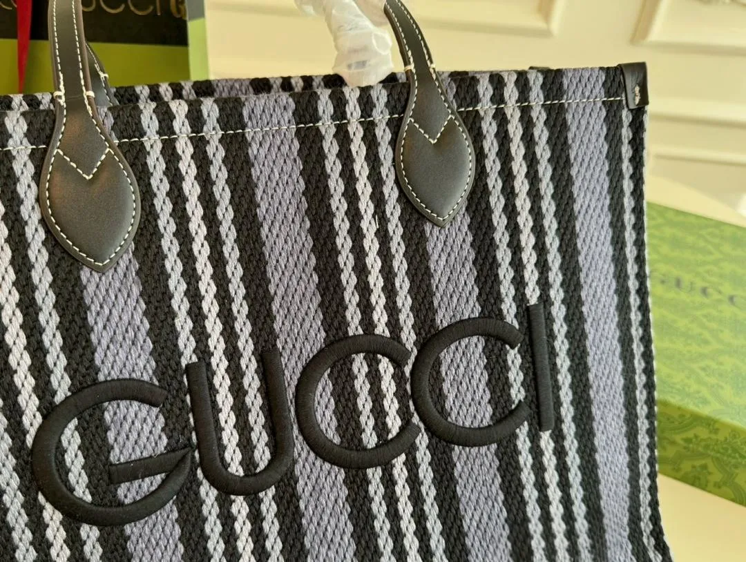 【2026】【GUCCI 公式旗艦店】グッチ ハンドバッグ 当日出荷 好評に付き再入荷！40*28CM  240724