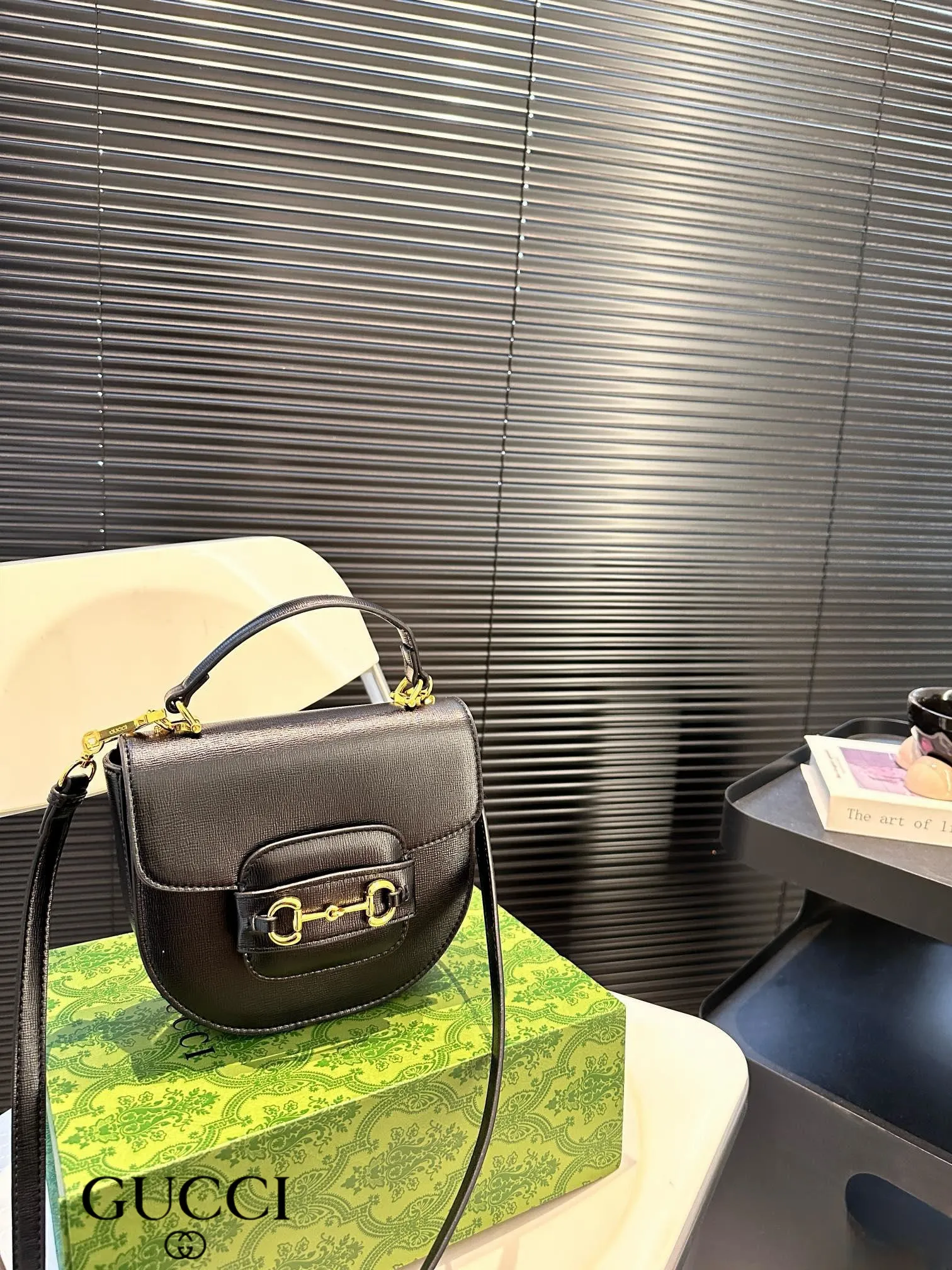 【2026】【GUCCI 公式旗艦店】グッチ 斜めがけバッグ 当日出荷 好評に付き再入荷！19*17.5CM  240724