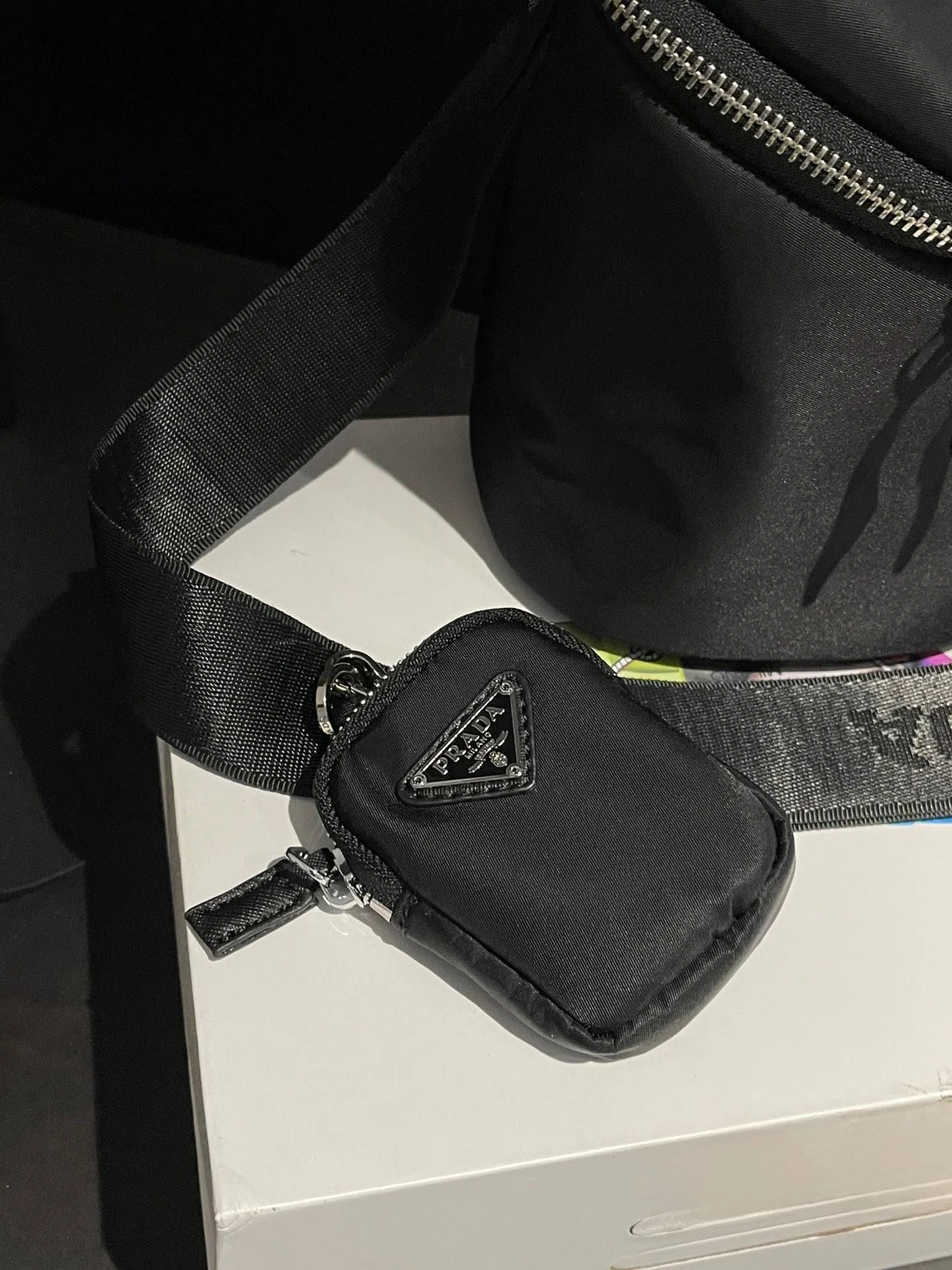【2026】【PRADA  公式 旗艦店】プラダ  斜めがけバッグ 当日出荷 好評に付き再入荷！20*16CM  240719