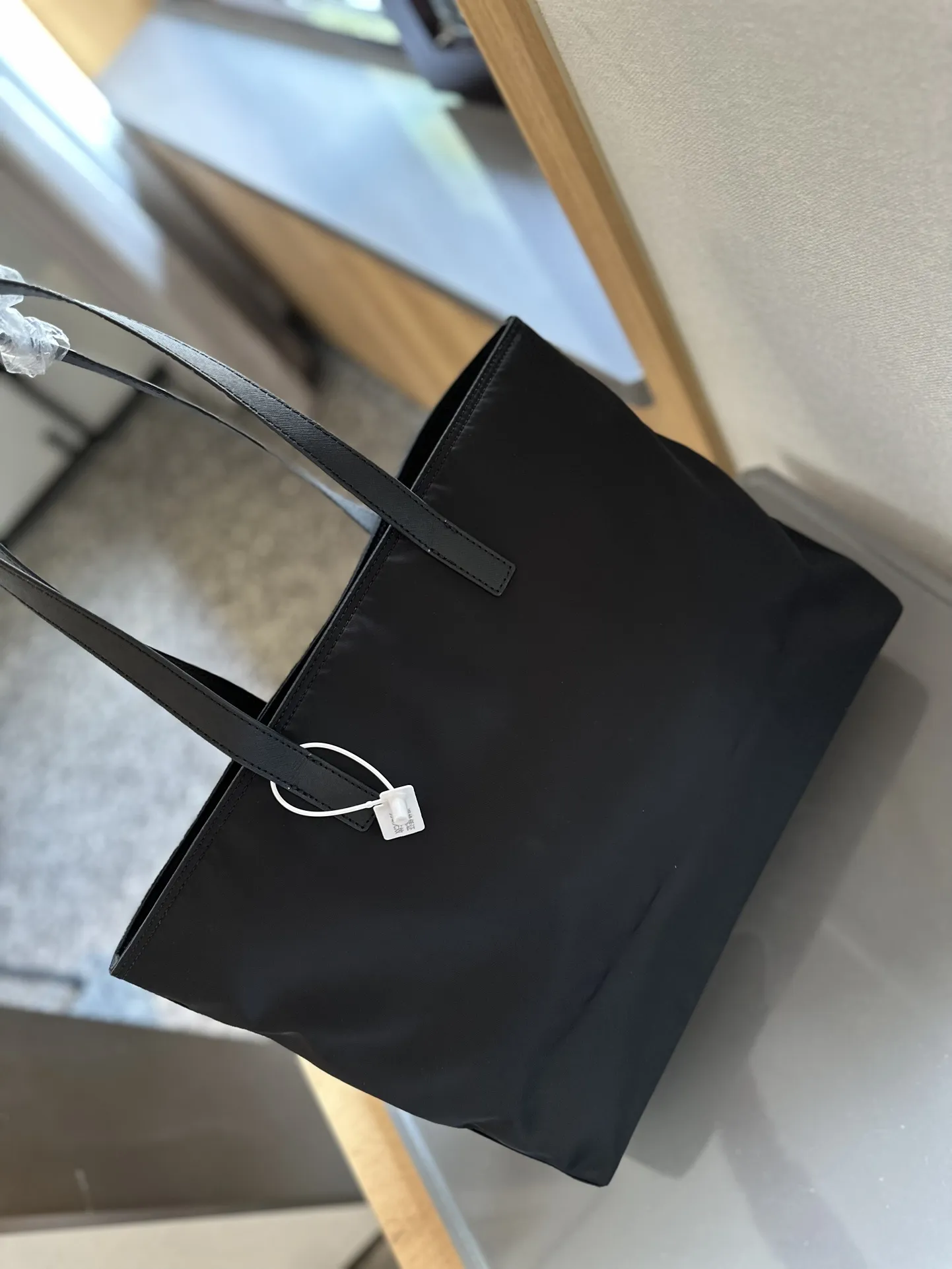 【2026】【PRADA  公式 旗艦店】プラダ   ハンドバッグ当日出荷 好評に付き再入荷！37*32CM  240719