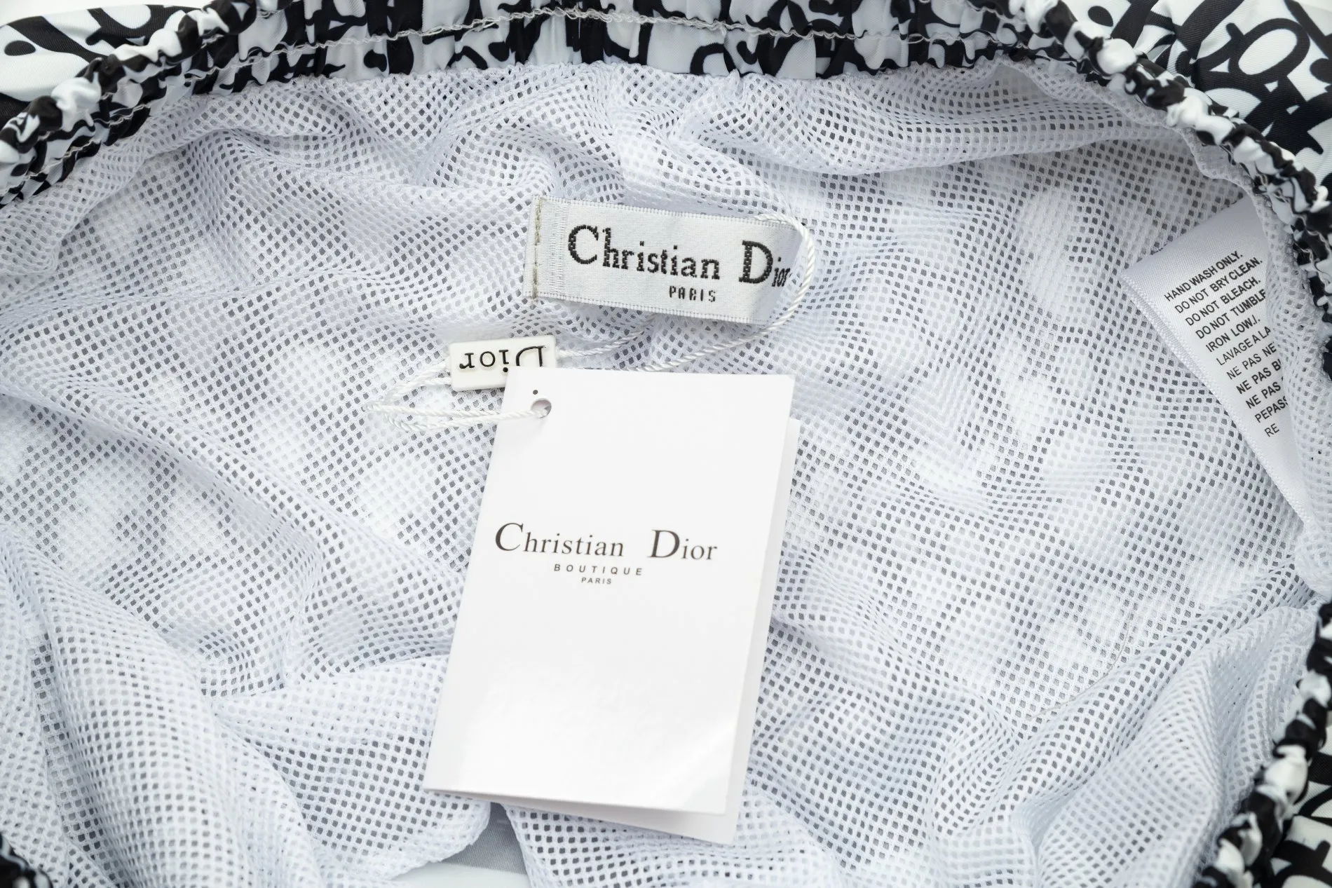 【2026】【DIOR  公式旗艦店】ディオール  ショートパンツ  ご好評に付き再入荷 240718