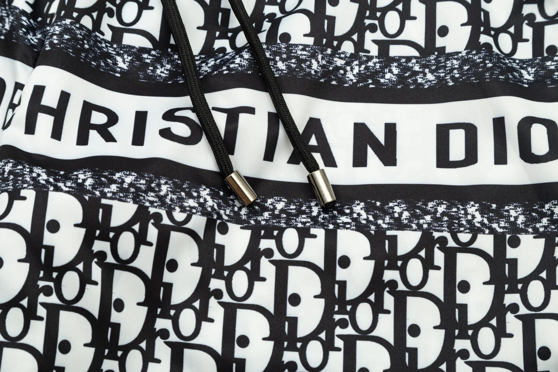 【2026】【DIOR  公式旗艦店】ディオール  ショートパンツ  ご好評に付き再入荷 240718
