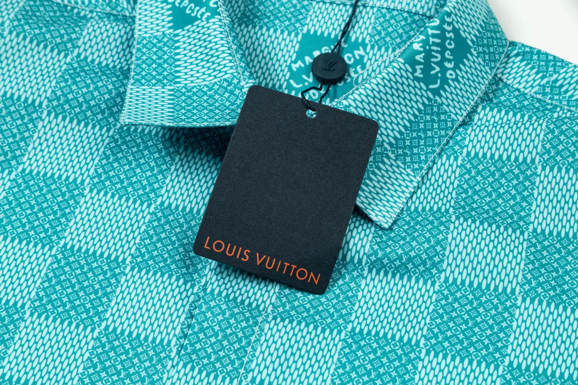 【2026】【LOUIS VUITTON 公式旗艦店】ルイヴィトン  シャツ  ご好評に付き再入荷 240715