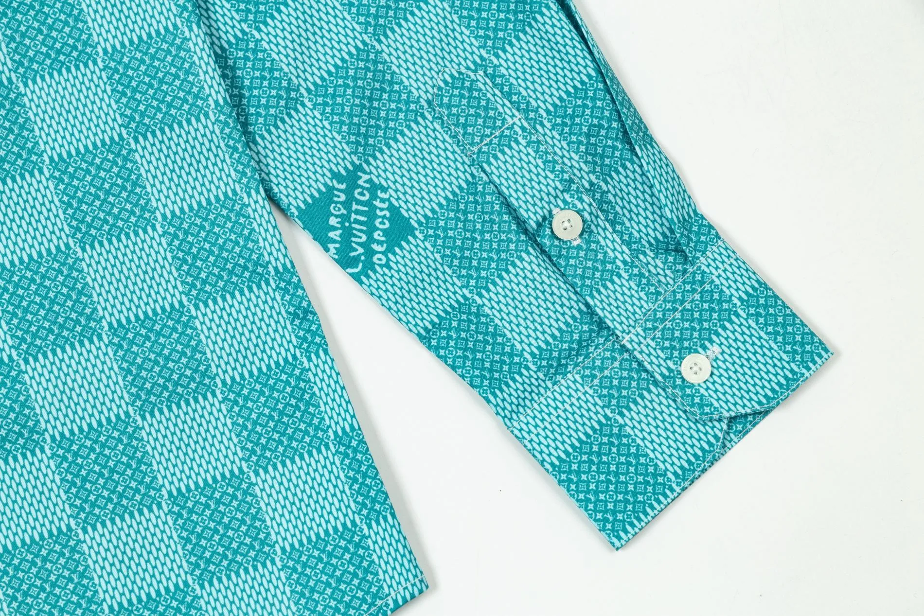 【2026】【LOUIS VUITTON 公式旗艦店】ルイヴィトン  シャツ  ご好評に付き再入荷 240715