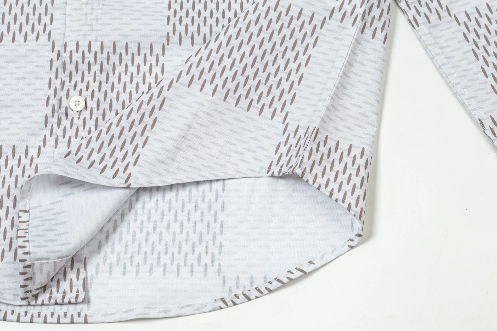 【2026】【LOUIS VUITTON 公式旗艦店】ルイヴィトン  シャツ  ご好評に付き再入荷 240715