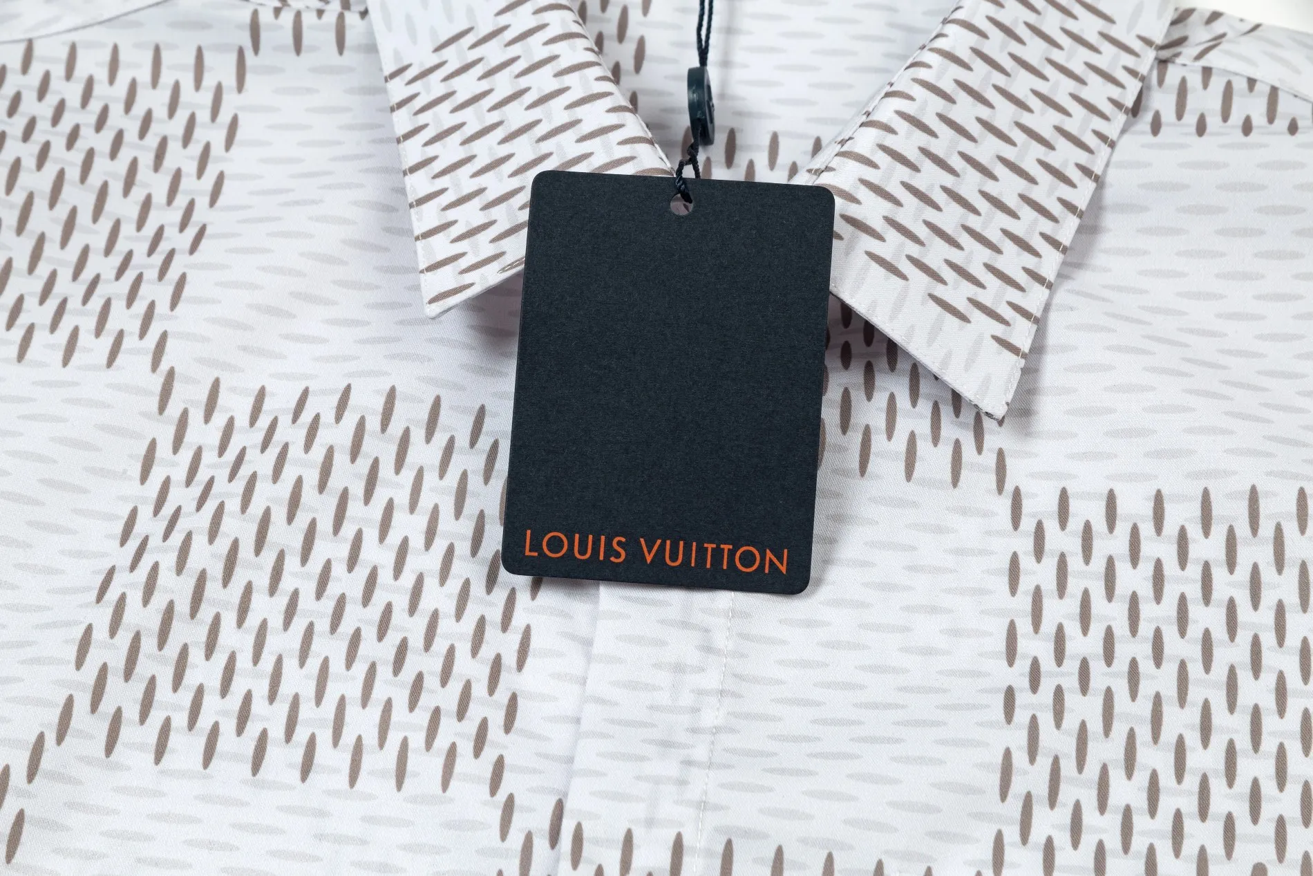 【2026】【LOUIS VUITTON 公式旗艦店】ルイヴィトン  シャツ  ご好評に付き再入荷 240715