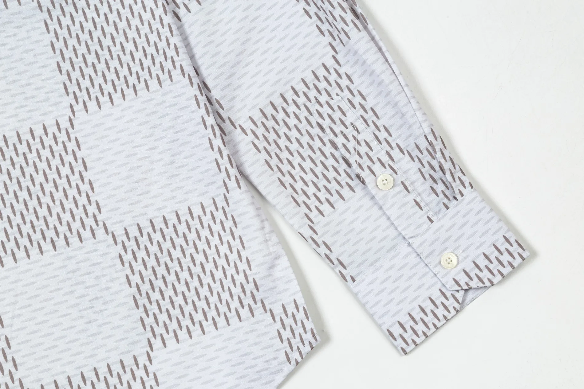 【2026】【LOUIS VUITTON 公式旗艦店】ルイヴィトン  シャツ  ご好評に付き再入荷 240715