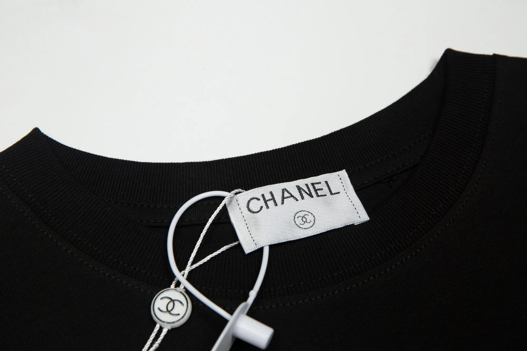 【2026】【CHANEL 公式旗艦店】シャネル  Tシャツ ご好評に付き再入荷！24613