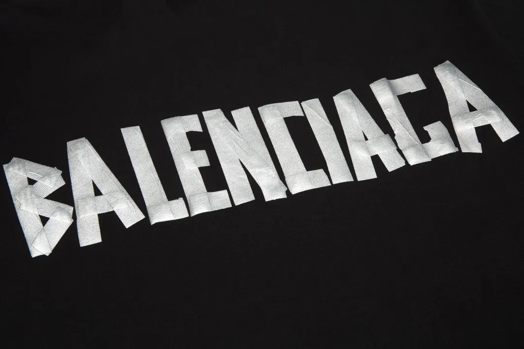 【2026】【BALENCIAGA   公式旗艦店】バレンシアガ  Tシャツ ご好評に付き再入荷！24612
