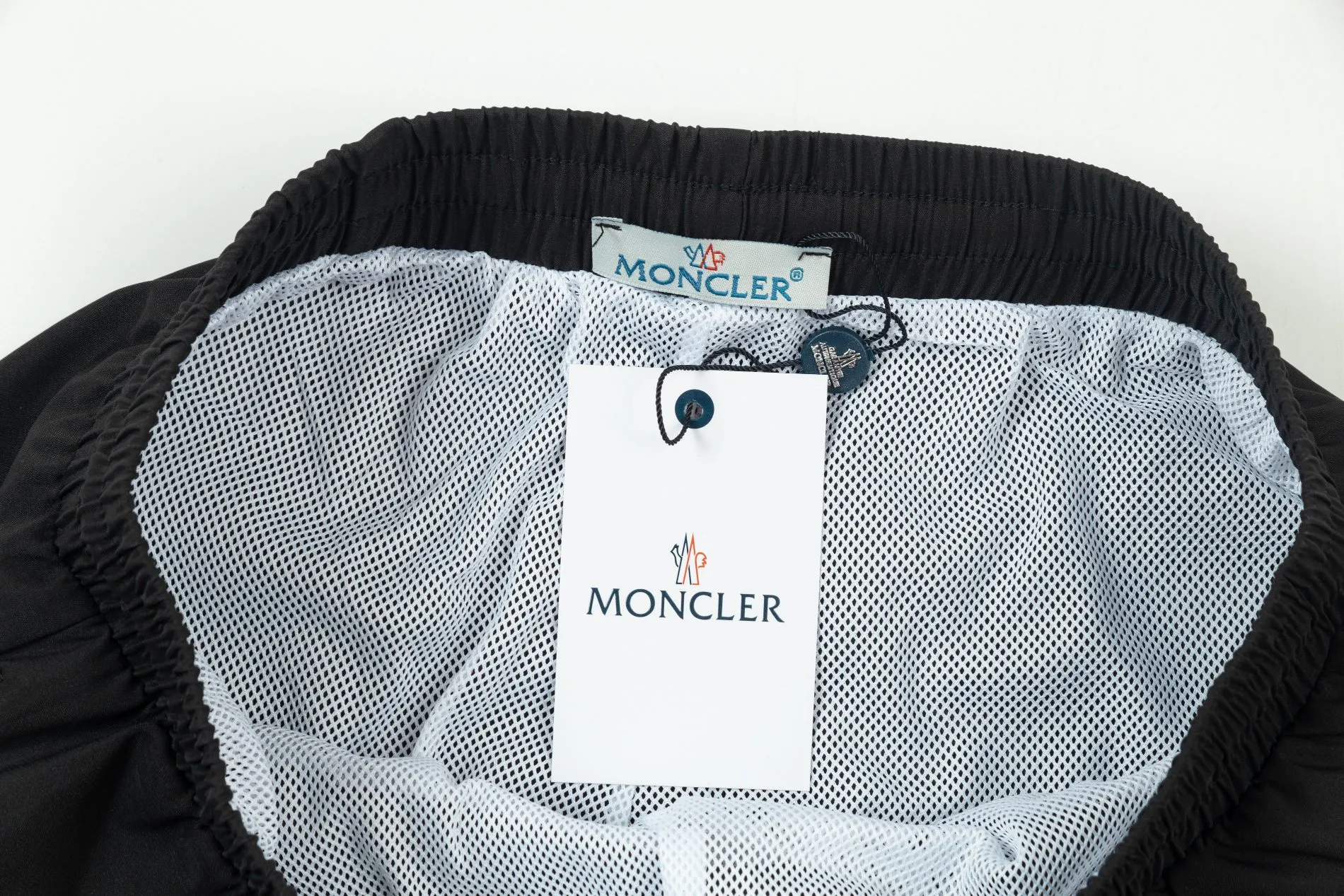 【2026】【MONCLER 公式旗艦店】モンクレール ショートパンツ  ご好評に付き再入荷！