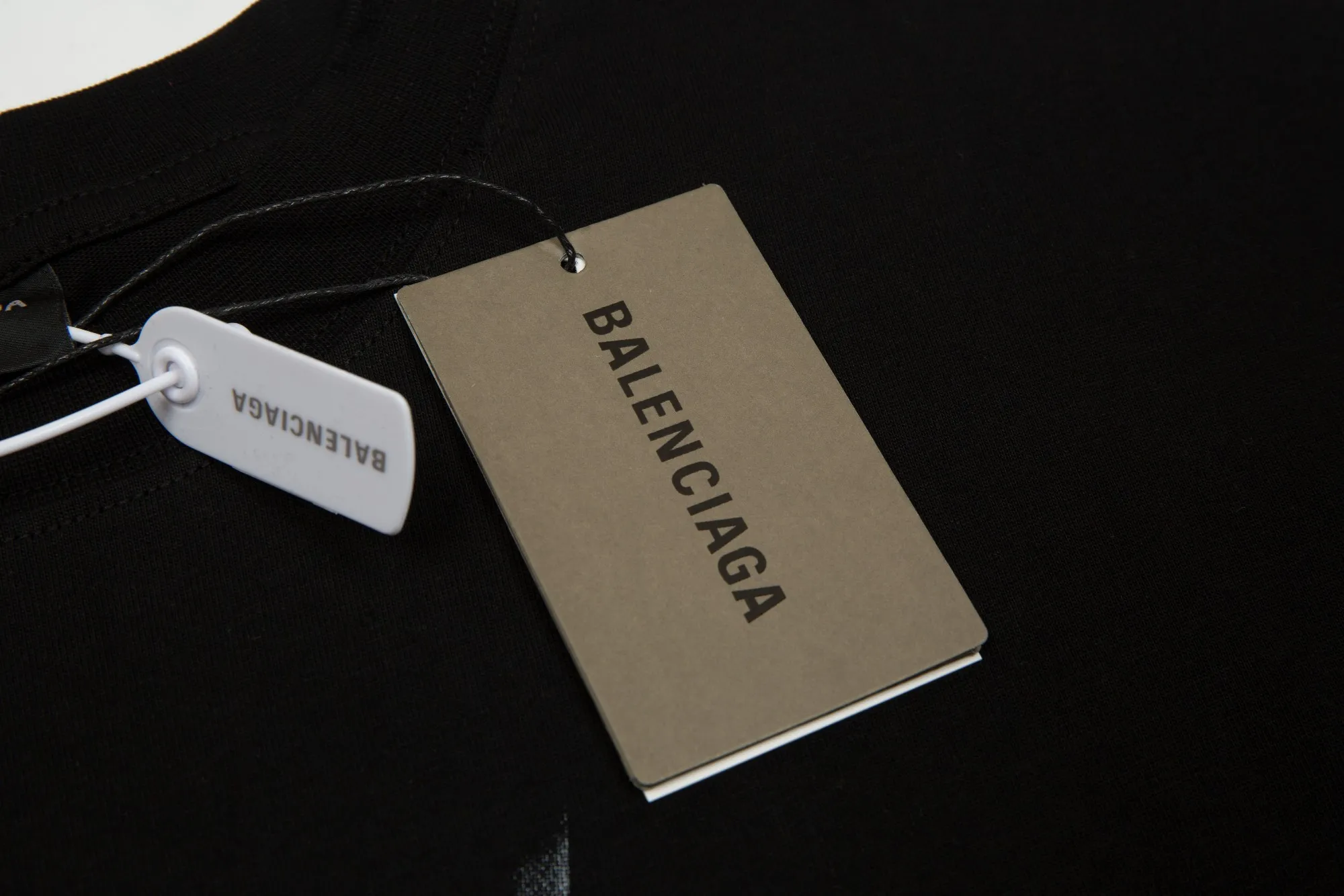 【2026】【BALENCIAGA   公式旗艦店】バレンシアガ  Tシャツ ご好評に付き再入荷！