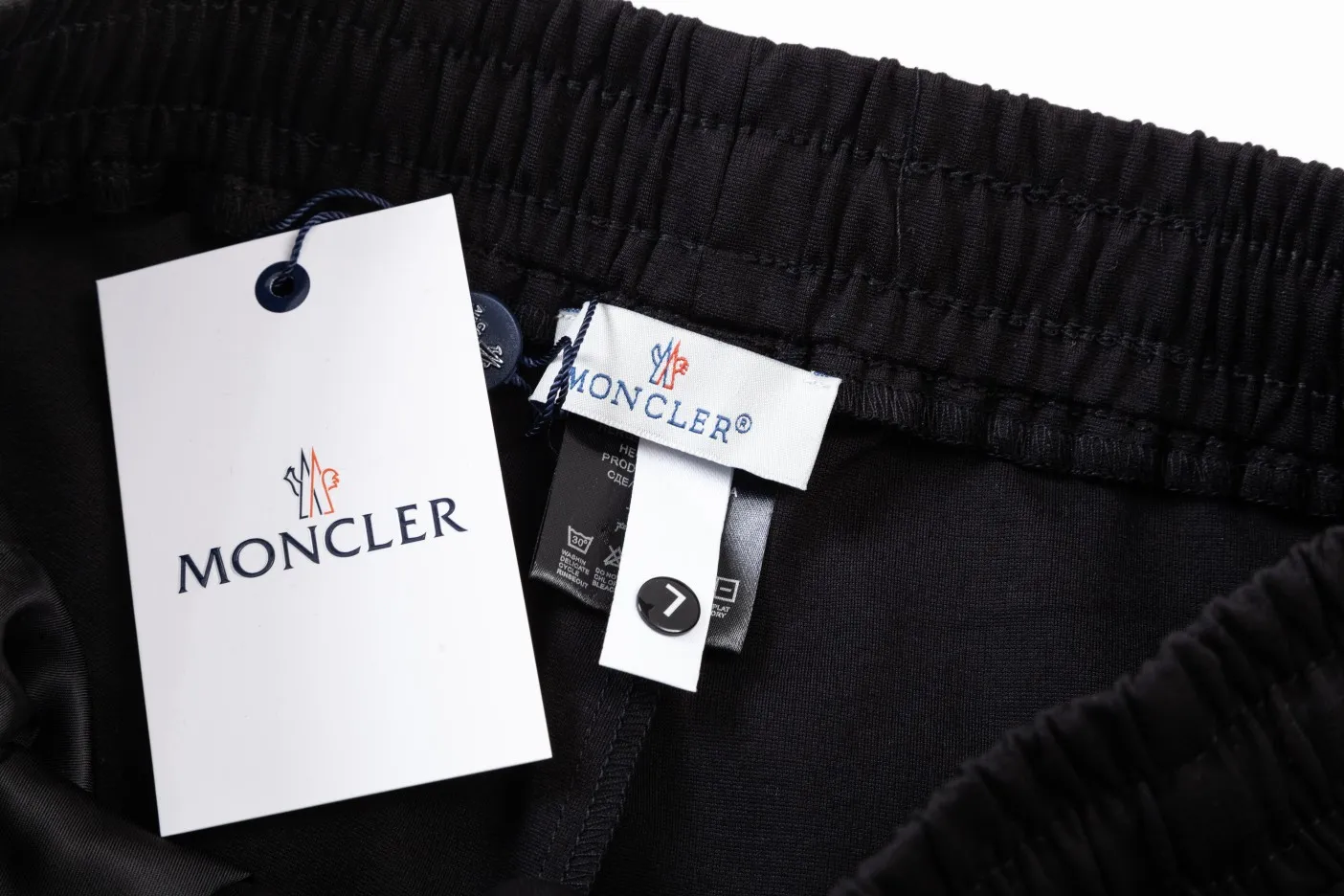 【2026】【MONCLER 公式旗艦店】モンクレール   ショートパンツ  ご好評に付き再入荷！