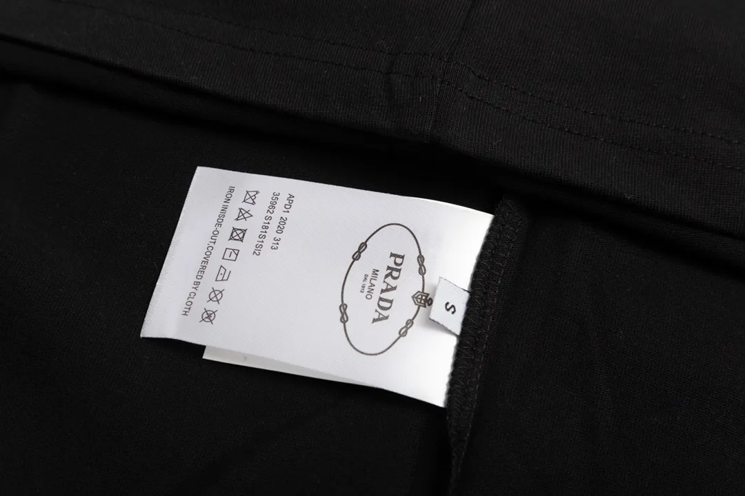 【2026】【PRADA  公式旗艦店】プラダ  Tシャツ ご好評に付き再入荷！