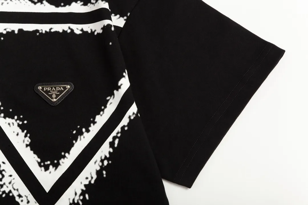 【2026】【PRADA  公式旗艦店】プラダ  Tシャツ ご好評に付き再入荷！