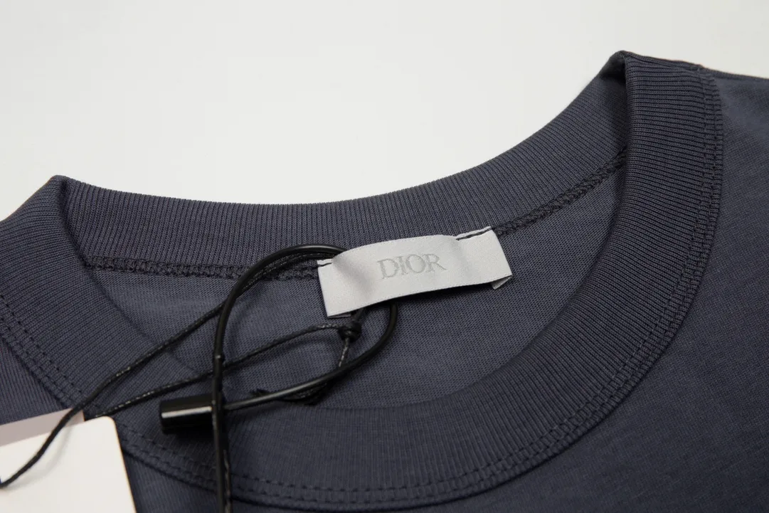 【2026】【DIOR 公式旗艦店】ディオール    Tシャツ ご好評に付き再入荷！