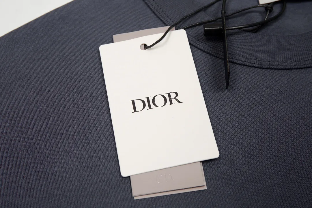 【2026】【DIOR 公式旗艦店】ディオール    Tシャツ ご好評に付き再入荷！