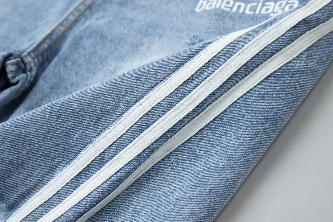 【2026】【BALENCIAGA  公式旗艦店】バレンシアガ   ショートパンツ  ご好評に付き再入荷！