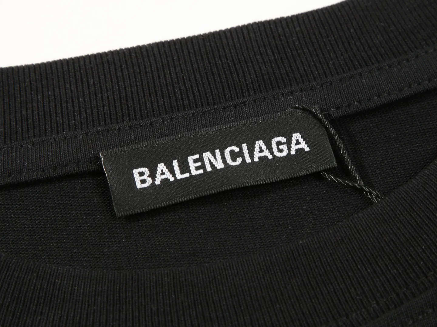 【2026】【BALENCIAGA   公式旗艦店】バレンシアガ  Tシャツ ご好評に付き再入荷！