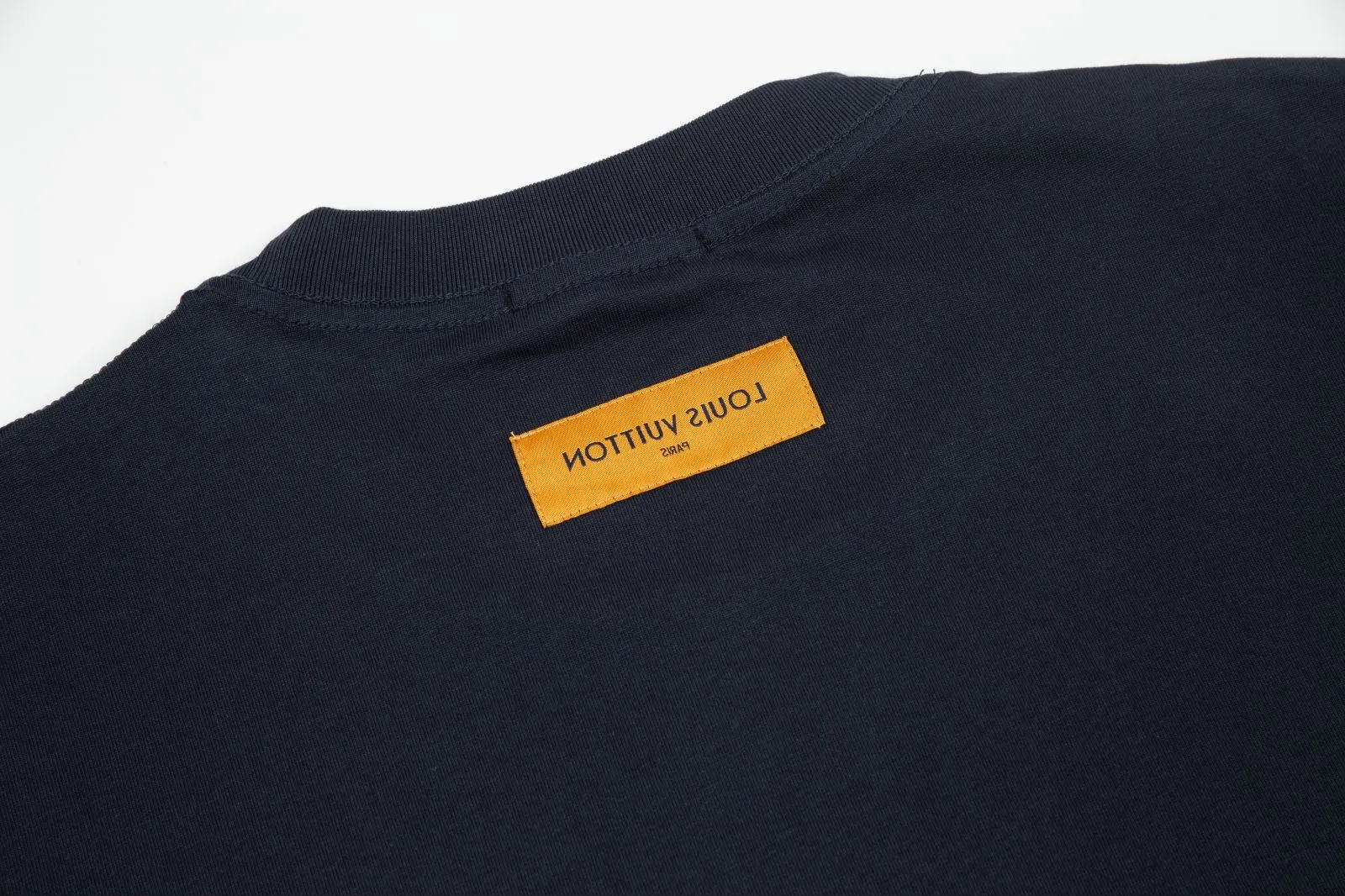 【2026】【LOUIS VUITTON 公式旗艦店】ルイヴィトン  Tシャツ   ご好評に付き再入荷！