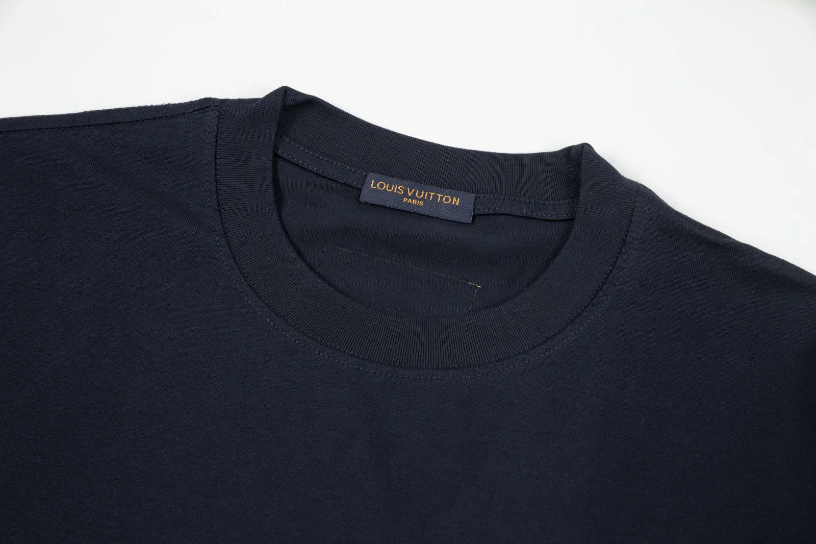 【2026】【LOUIS VUITTON 公式旗艦店】ルイヴィトン  Tシャツ   ご好評に付き再入荷！