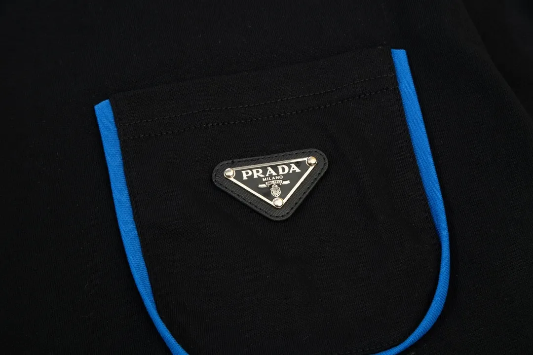【2026】【PRADA 公式旗艦店】 プラダ Tシャツ  ご好評に付き再入荷！