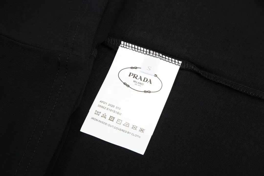 【2026】【PRADA 公式旗艦店】 プラダ Tシャツ  ご好評に付き再入荷！