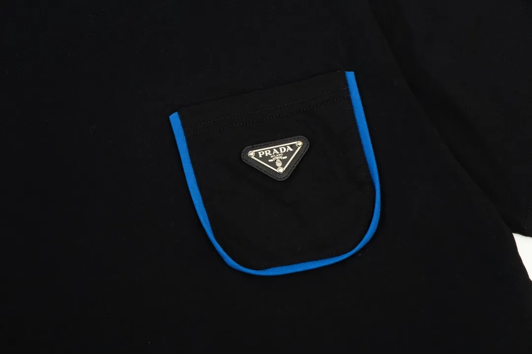 【2026】【PRADA 公式旗艦店】 プラダ Tシャツ  ご好評に付き再入荷！