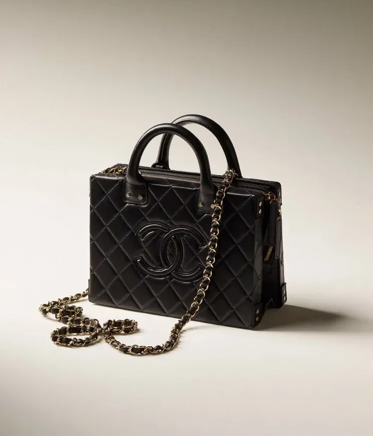 【2026】【完売必至】CHANEL バニティケース バッグ  4カラー 20.5*15*10.5cm