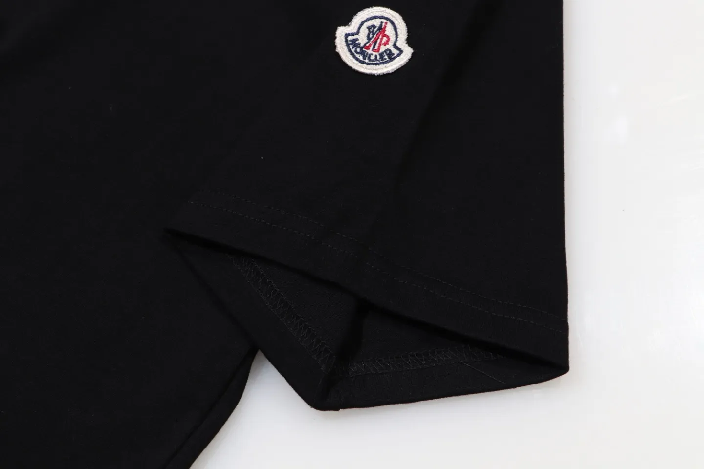 【2026】【MONCLER  公式旗艦店】モンクレール   Tシャツご好評に付き再入荷！