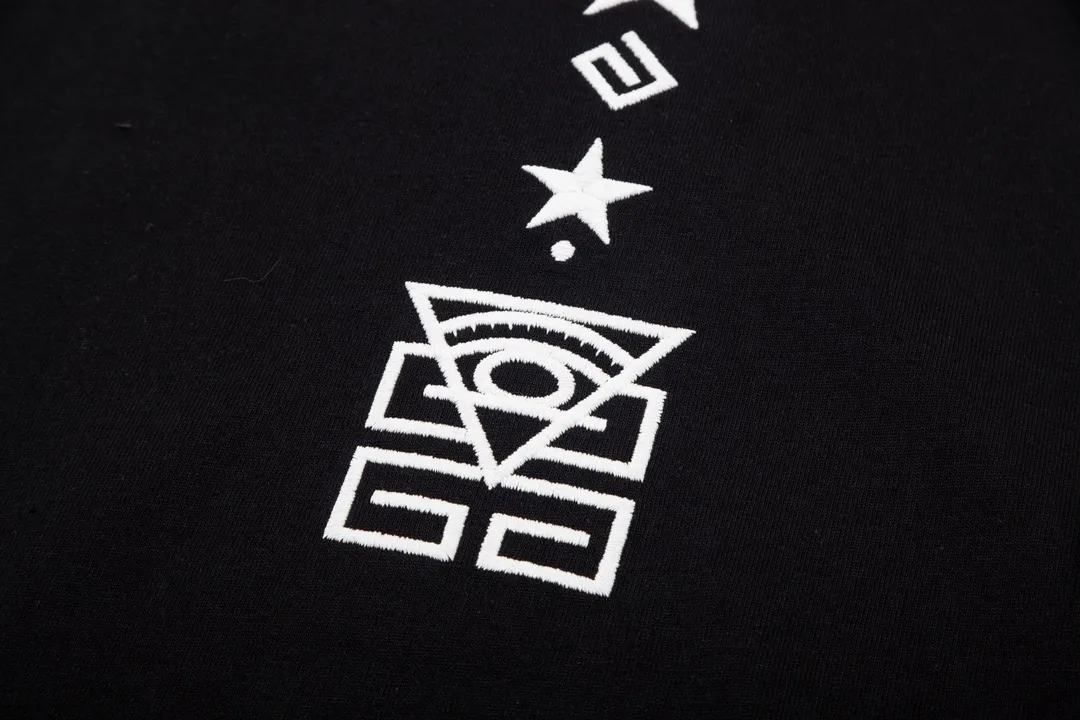 【2026】【GIVENCHY  公式旗艦店】ジバンシー   Tシャツご好評に付き再入荷！