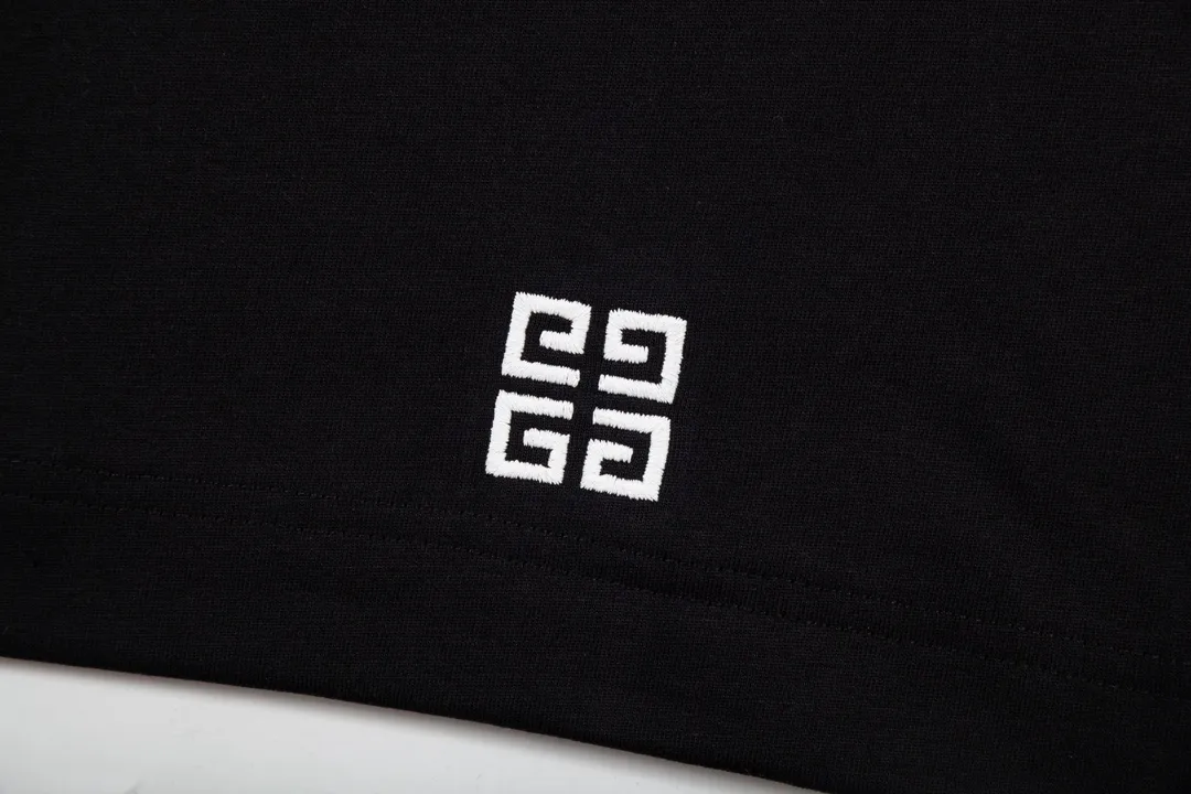 【2026】【GIVENCHY  公式旗艦店】ジバンシー   Tシャツご好評に付き再入荷！