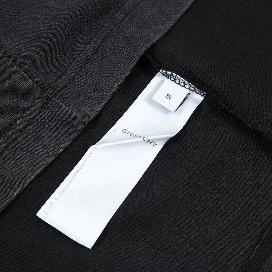 【2026】【GIVENCHY  公式旗艦店】ジバンシー   Tシャツご好評に付き再入荷！