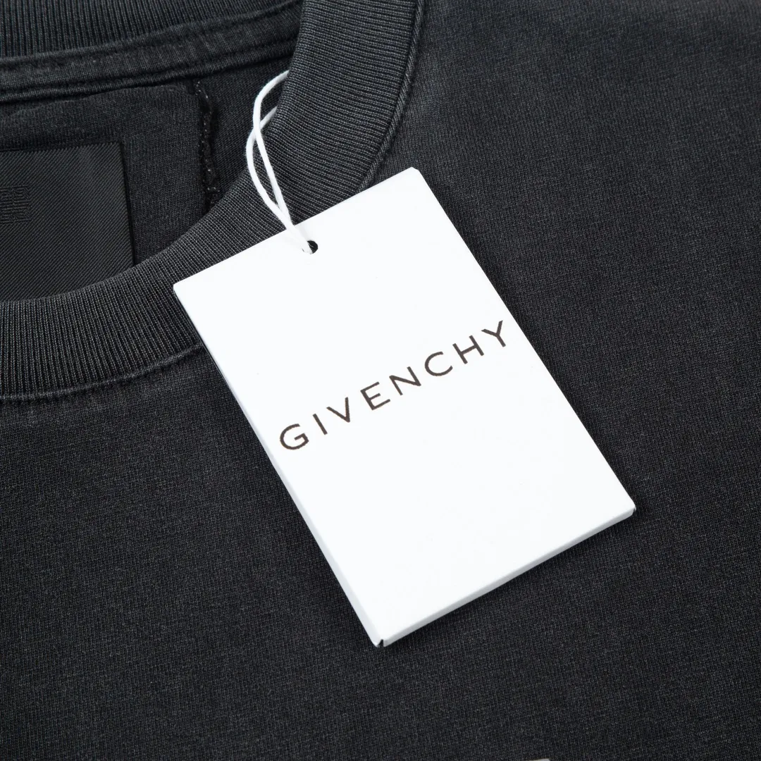 【2026】【GIVENCHY  公式旗艦店】ジバンシー   Tシャツご好評に付き再入荷！