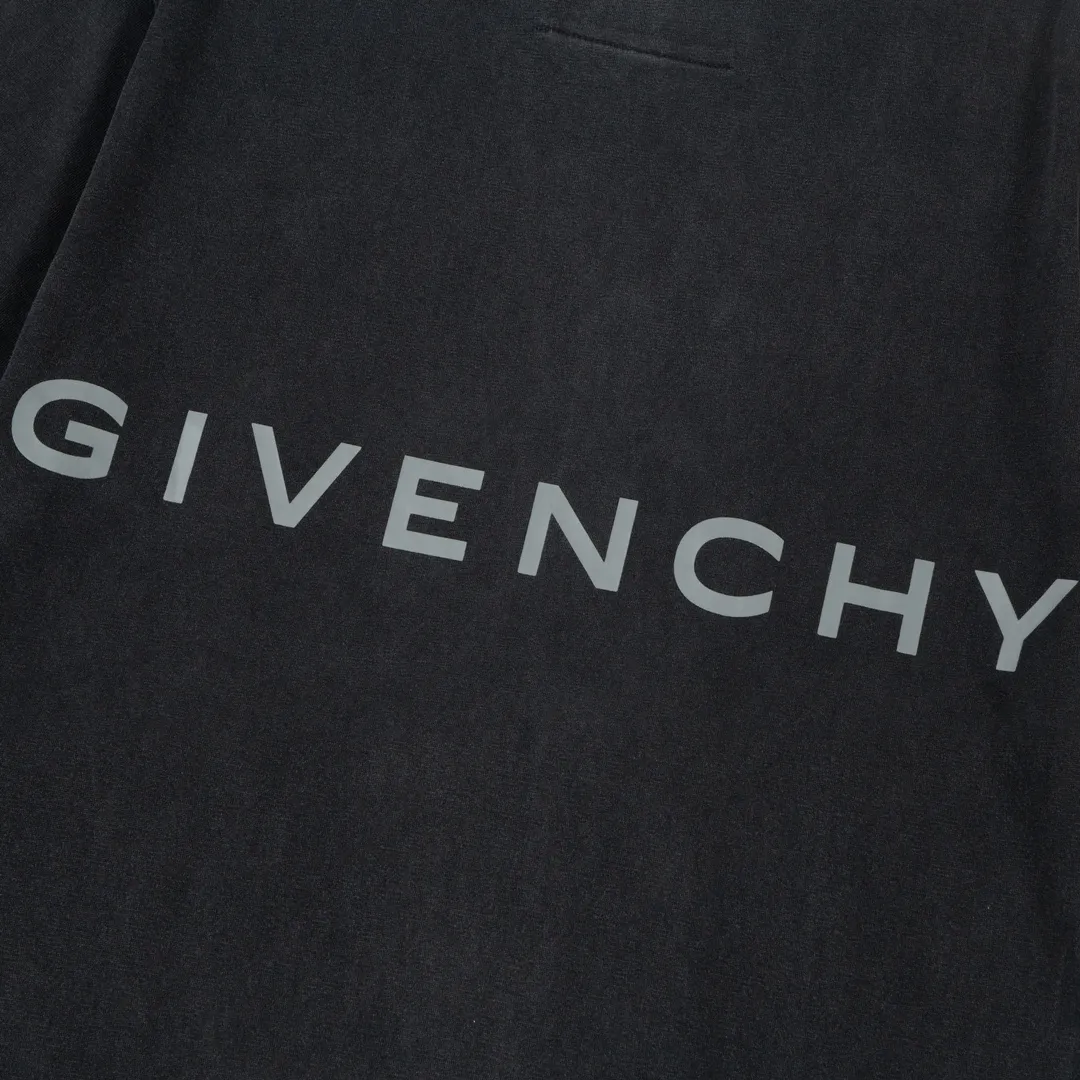 【2026】【GIVENCHY  公式旗艦店】ジバンシー   Tシャツご好評に付き再入荷！