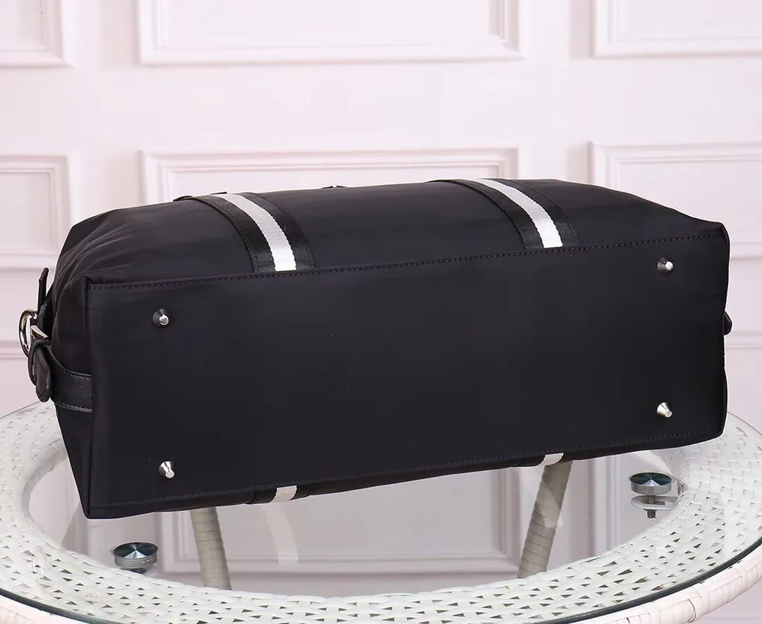 【2026】【PRADA 公式旗艦店】プラダ  ブリーフケース  当日出荷 好評に付き再入荷！44*25*14CM