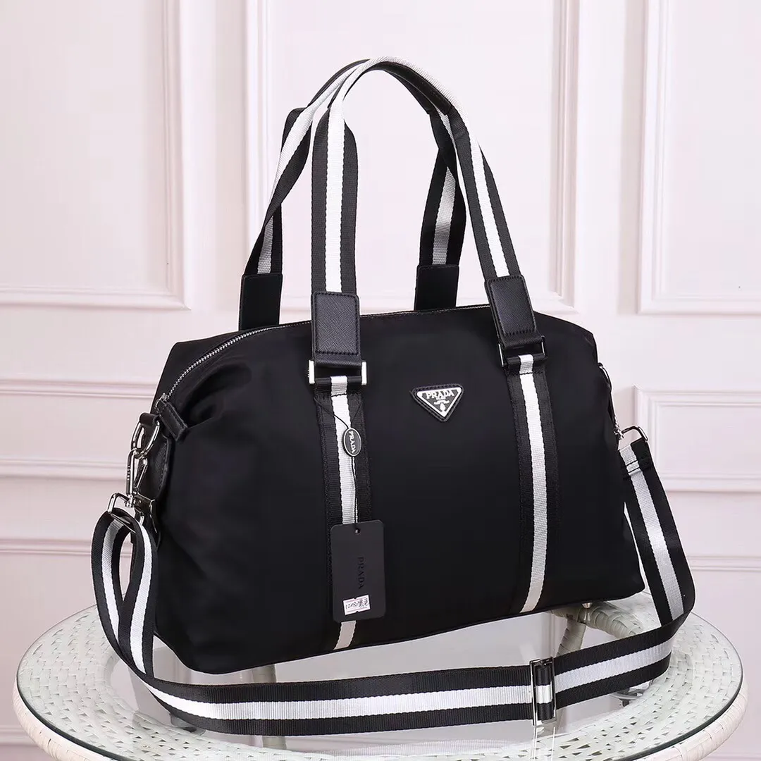 【2026】【PRADA 公式旗艦店】プラダ  ブリーフケース  当日出荷 好評に付き再入荷！44*25*14CM