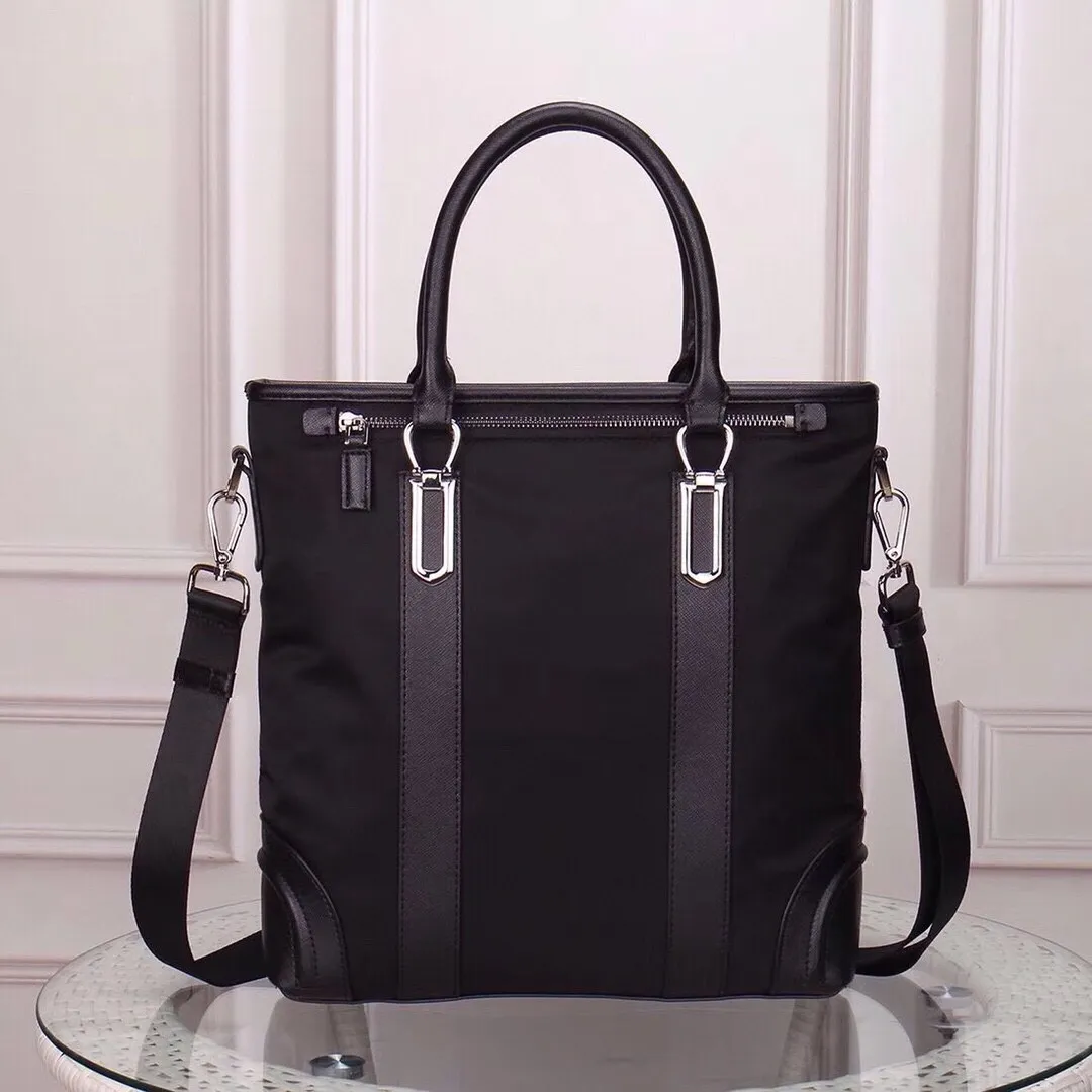 【2026】【PRADA 公式旗艦店】プラダ  ブリーフケース  当日出荷 好評に付き再入荷！34*33*8CM