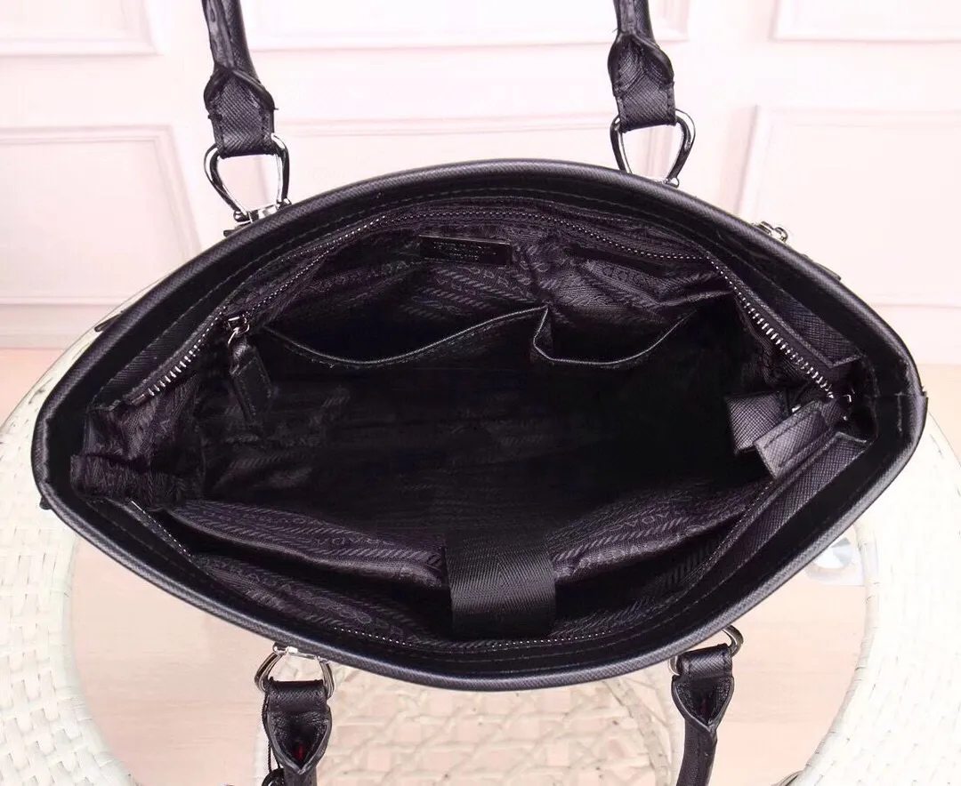 【2026】【PRADA 公式旗艦店】プラダ  ブリーフケース  当日出荷 好評に付き再入荷！34*33*8CM