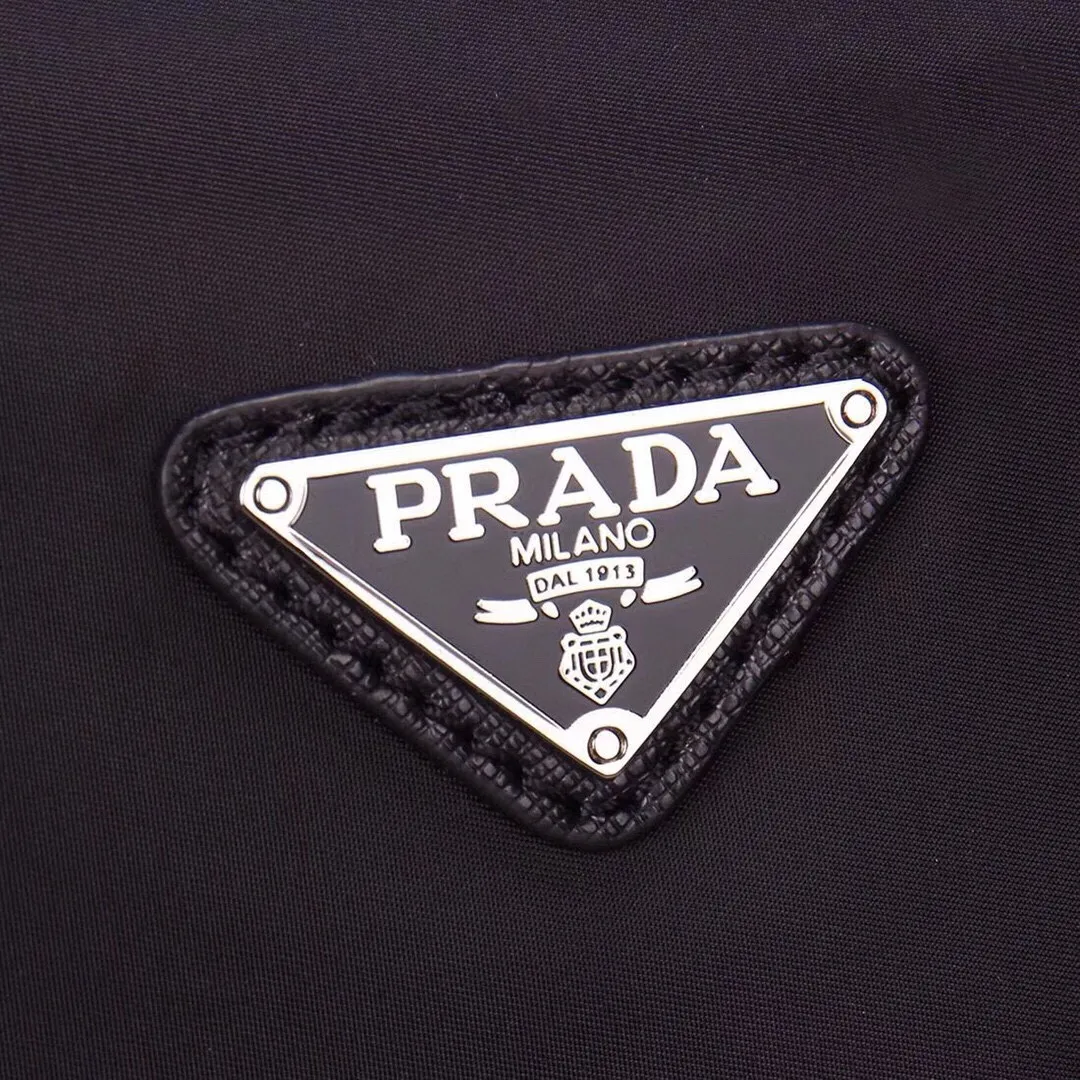 【2026】【PRADA 公式旗艦店】プラダ  ブリーフケース  当日出荷 好評に付き再入荷！34*33*8CM