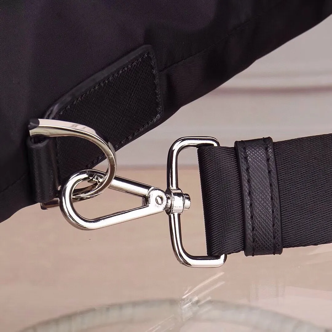 【2026】【PRADA 公式旗艦店】プラダ  ブリーフケース  当日出荷 好評に付き再入荷！34*33*8CM